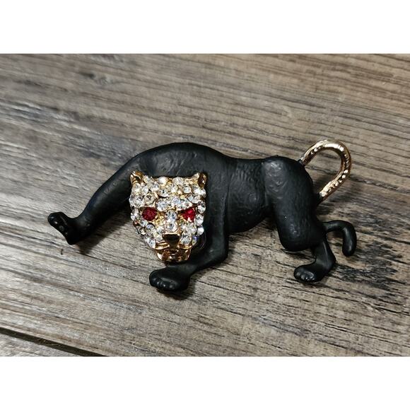 Black Panther Brooch Pin With Rhinestones And Gold Toned Back Matte Finish Box37 - Picture 1 of 4